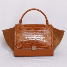Celine Tasche aus braunem Leder mit Krokomuster Celine Tasche aus braunem Leder mit Krokomuster