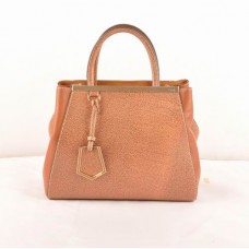 Fendi 2jours Kleine Tasche aus hellbraunem Leder mit gekreuzten Adern und Ferrari-Motiv Fendi 2jours Kleine Tasche aus hellbraunem Leder mit gekreuzten Adern und Ferrari-Motiv