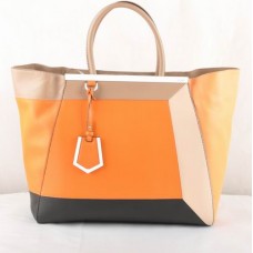 Fendi 2Jours Tasche aus orangefarbenem Ferrari-Leder Fendi 2Jours Tasche aus orangefarbenem Ferrari-Leder