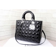 Replika Dior Lady Standard Handtasche aus schwarzem Lackleder Replika Dior Lady Standard Handtasche aus schwarzem Lackleder