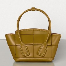 Bottega Veneta Mini Arco 29 Tasche aus Kalbsleder mit Moutarde-Gewebe Bottega Veneta Mini Arco 29 Tasche aus Kalbsleder mit Moutarde-Gewebe