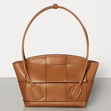 Bottega Veneta Arco 33 Intrecciato-Tasche aus Holzkalbsleder