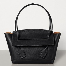 Bottega Veneta Arco 33 Tasche aus schwarzem genarbtem Kalbsleder