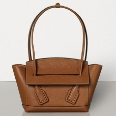 Bottega Veneta Arco 33 Tasche aus hellbraunem genarbtem Kalbsleder