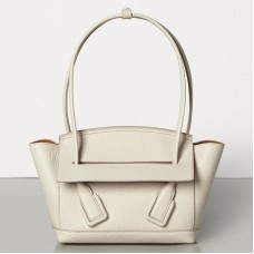 Bottega Veneta Arco 33 Tasche aus weißem genarbtem Kalbsleder