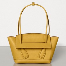 Bottega Veneta Arco 33 Tasche aus gelbem genarbtem Kalbsleder