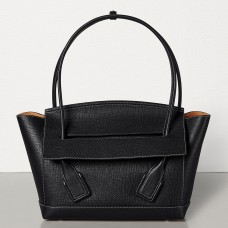 Bottega Veneta Arco 48 Tasche aus schwarzem genarbtem Kalbsleder Bottega Veneta Arco 48 Tasche aus schwarzem genarbtem Kalbsleder
