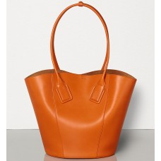 Bottega Veneta Medium Basket Tote aus orangefarbenem Kalbsleder Bottega Veneta Medium Basket Tote aus orangefarbenem Kalbsleder