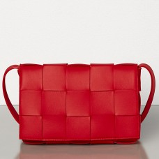 Bottega Veneta Cassette Bag aus rotem Lammleder Bottega Veneta Cassette Bag aus rotem Lammleder