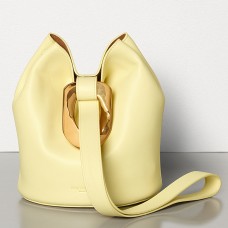 Bottega Veneta Drop Bag aus zitronengelbem Nappaleder Bottega Veneta Drop Bag aus zitronengelbem Nappaleder