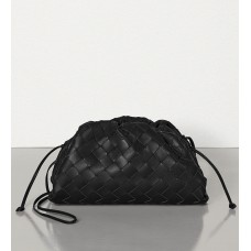 Bottega Veneta The Pouch 20 Clutch aus schwarzem Intrecciato-Lammleder Bottega Veneta The Pouch 20 Clutch aus schwarzem Intrecciato-Lammleder