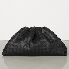 Bottega Veneta The Pouch Clutch aus schwarzem Intrecciato-Leder Bottega Veneta The Pouch Clutch aus schwarzem Intrecciato-Leder
