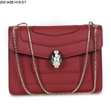 Bvlgari Serpenti Schultertasche GM aus Kalbsleder, Weinrot 233 Bvlgari Serpenti Schultertasche GM aus Kalbsleder, Weinrot 233