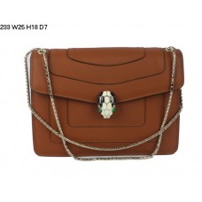 Bvlgari Serpenti Schultertasche GM aus Kalbsleder, Erdgelb 233 Bvlgari Serpenti Schultertasche GM aus Kalbsleder, Erdgelb 233