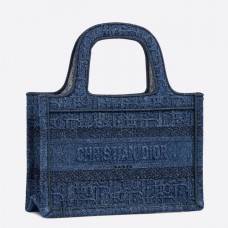 Dior Mini Book Tote Bag aus Denimblauem schrägem Canvas Dior Mini Book Tote Bag aus Denimblauem schrägem Canvas