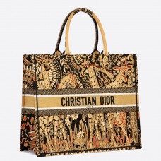 Dior Book Tote Bag aus gelbem Canvas mit Tierstickerei Dior Book Tote Bag aus gelbem Canvas mit Tierstickerei