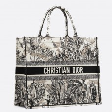 Dior Book Tote Bag mit Toile de Jouy Carnivora-Motiv
