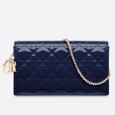 Dior Lady Dior Clutch mit Kette in indigoblauem Lackleder