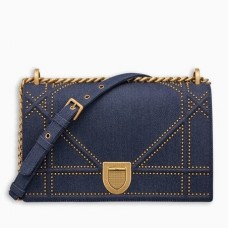 Dior Diorama Klappentasche aus Denim und mit Nieten Dior Diorama Klappentasche aus Denim und mit Nieten