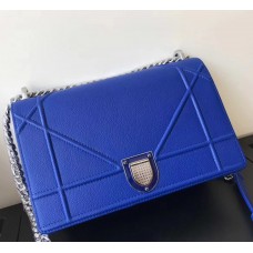 Dior Diorama Klappentasche aus blauem genarbtem Kalbsleder Dior Diorama Klappentasche aus blauem genarbtem Kalbsleder