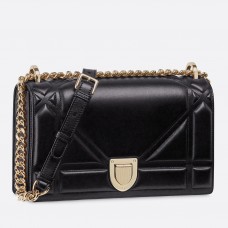 Dior Schwarze Diorama Lammledertasche mit großem Cannage-Motiv Dior Schwarze Diorama Lammledertasche mit großem Cannage-Motiv