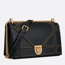 Dior Diorama Tasche aus schwarzem, mit Nieten besetztem Lammleder Dior Diorama Tasche aus schwarzem, mit Nieten besetztem Lammleder