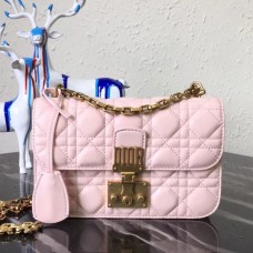 Dior kleine Dioraddict Klappentasche aus rosa Lammleder Dior kleine Dioraddict Klappentasche aus rosa Lammleder