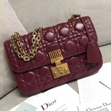 Dior Dioraddict Klappentasche aus bordeauxrotem Lammleder Dior Dioraddict Klappentasche aus bordeauxrotem Lammleder