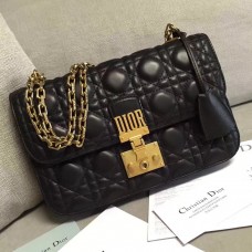 Dior Dioraddict Klappentasche aus schwarzem Lammleder Dior Dioraddict Klappentasche aus schwarzem Lammleder