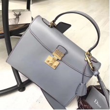 Dior DiorAddict Tote Bag aus hellblauem Kalbsleder Dior DiorAddict Tote Bag aus hellblauem Kalbsleder