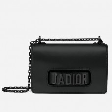 Dior J'Adior Klappentasche aus schwarzem, ultramattem Kalbsleder Dior J'Adior Klappentasche aus schwarzem, ultramattem Kalbsleder