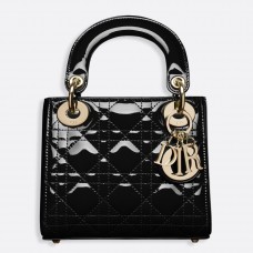 Dior Mini Lady Dior Tasche aus schwarzem Lackleder mit Kette