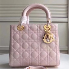 Dior Lady Dior Tasche, mittelgroß, aus rosa Lackleder Dior Lady Dior Tasche, mittelgroß, aus rosa Lackleder