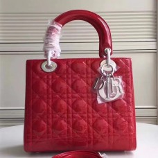 Dior Lady Dior Tasche, mittelgroß, aus rotem Lackleder
