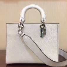 Große Lady Dior Tasche von Dior aus genarbtem Lammleder in White Canyon