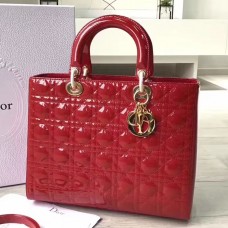 Große Lady Dior Tasche von Dior aus rotem Lackleder Große Lady Dior Tasche von Dior aus rotem Lackleder