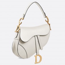 Dior Satteltasche aus weißem genarbtem Kalbsleder Dior Satteltasche aus weißem genarbtem Kalbsleder