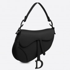Dior Satteltasche aus schwarzem, ultramattem Leder Dior Satteltasche aus schwarzem, ultramattem Leder