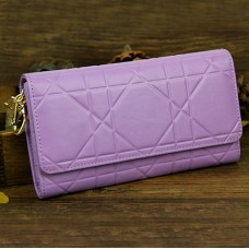 Christian Dior Cannage Continental-Geldbörse aus Lackleder 0016 Lavendel Christian Dior Cannage Continental-Geldbörse aus Lackleder 0016 Lavendel