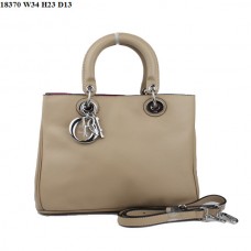 Dior Diorissimo Medium Bag Apricot Nappa Leder (Silberfarbene Beschläge) 18370 Dior Diorissimo Medium Bag Apricot Nappa Leder (Silberfarbene Beschläge) 18370