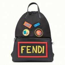 Fendi Rucksack mit Applikationen und Kordelzug, schwarz Fendi Rucksack mit Applikationen und Kordelzug, schwarz